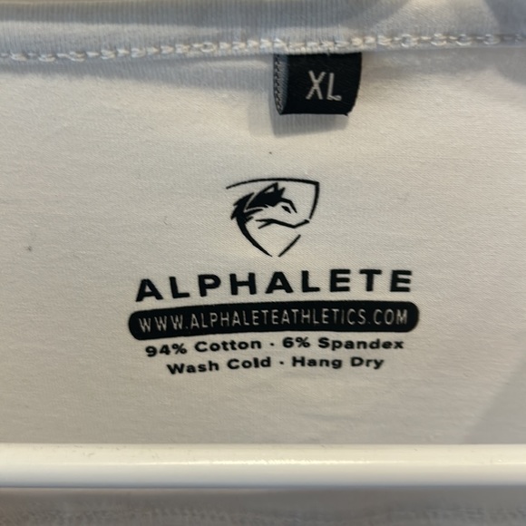 XL Alphalete split hem tee - Picture 3 of 3